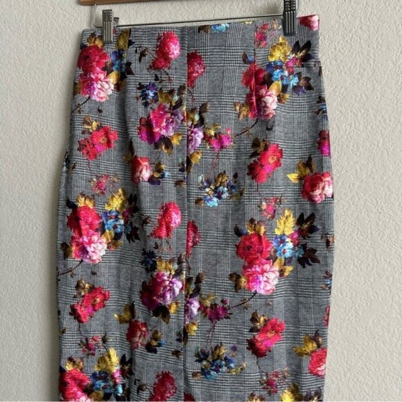 ECI Women's Floral Pencil Skirt - Gray and Red Steampunk - Picture 7 of 11